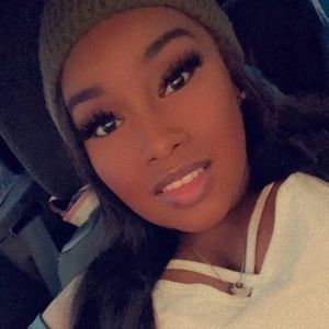 Meet your Posher, Izzy